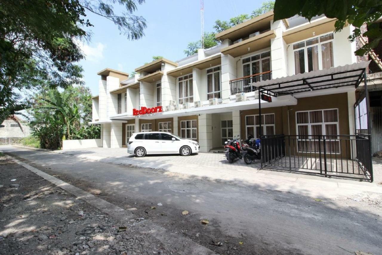 Reddoorz Near Jogja City Mall 3 Sleman  Kültér fotó